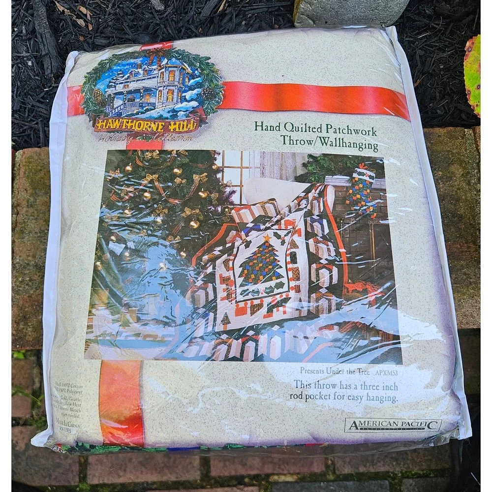 Vtg Hawthorne Hill Handquilted Christmas Patchwork Throw/Wall Hanginf